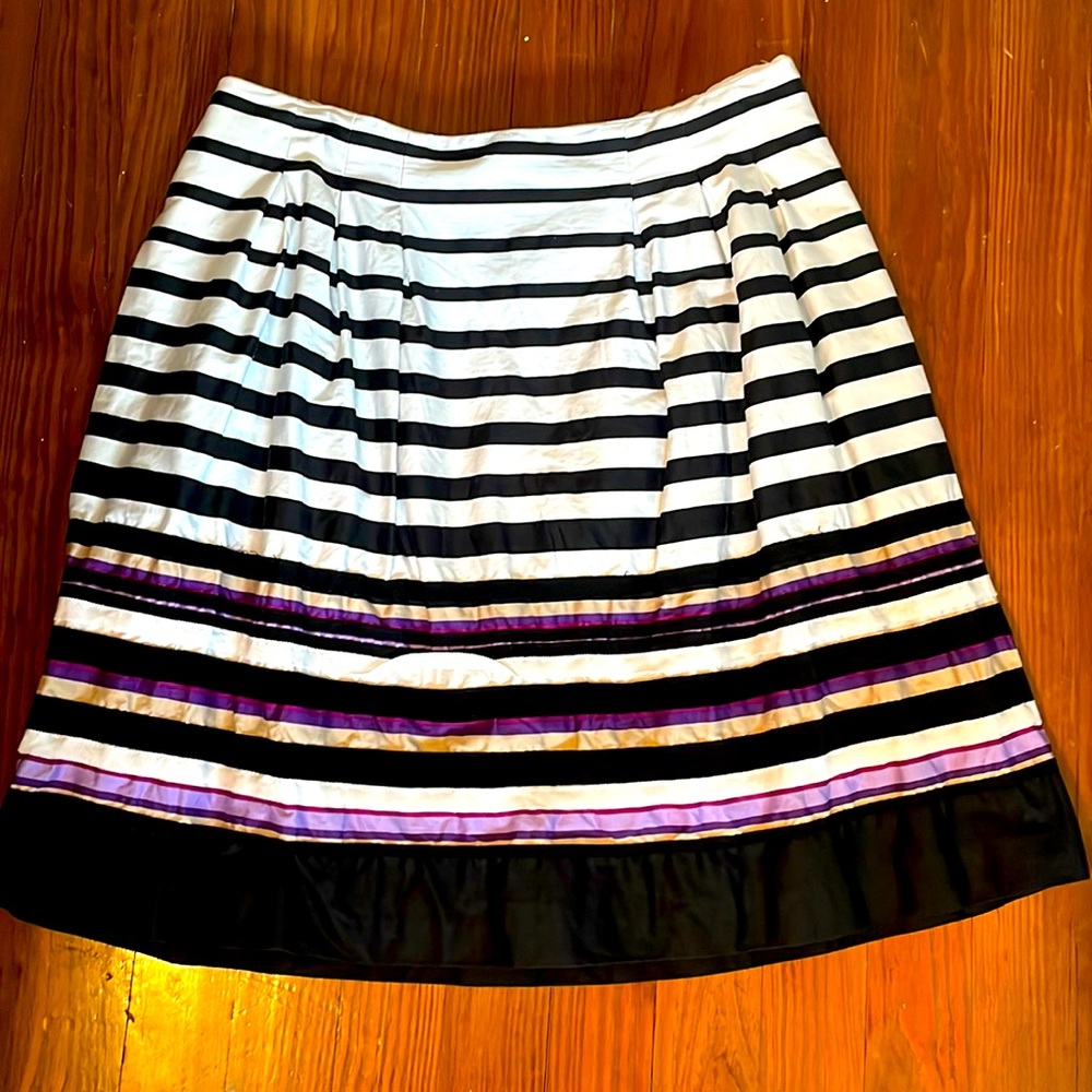 White House/Black Market Skirt :: Size 10